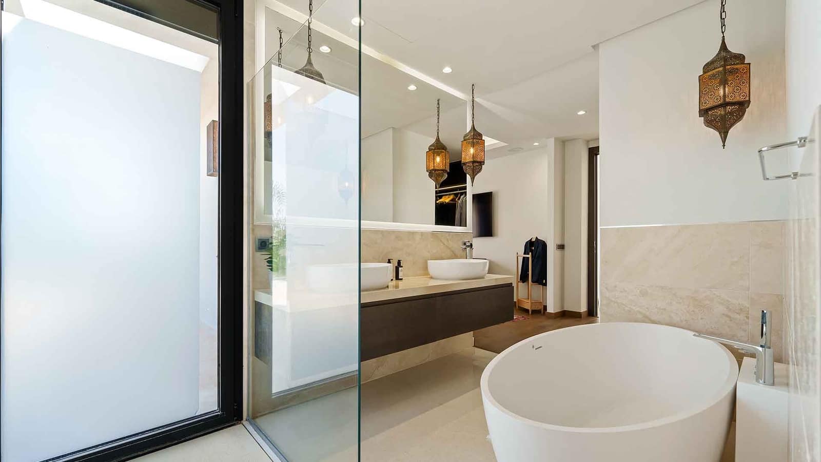 6 bedroom Villa for sale in Nueva Andalucia with pool - € 4,190,000 (Ref: 9674093)