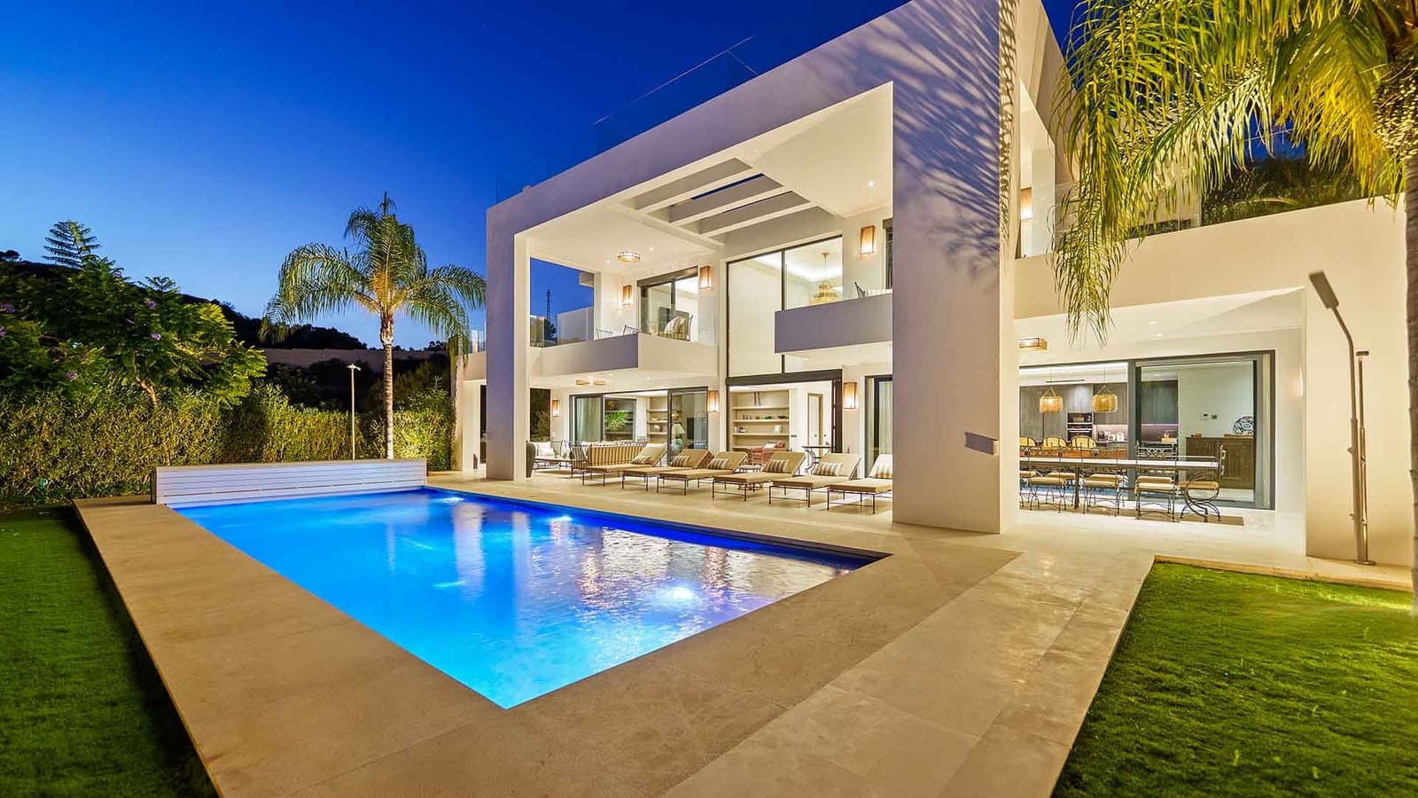 6 bedroom Villa for sale in Nueva Andalucia with pool - € 4,190,000 (Ref: 9674093)