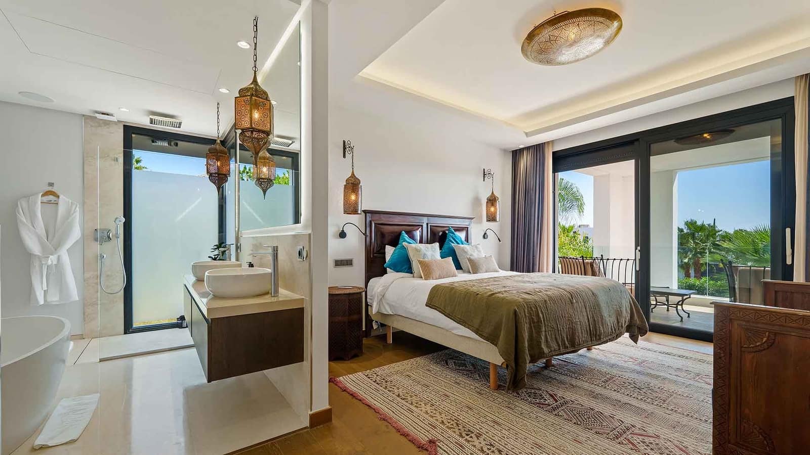 6 bedroom Villa for sale in Nueva Andalucia with pool - € 4,190,000 (Ref: 9674093)