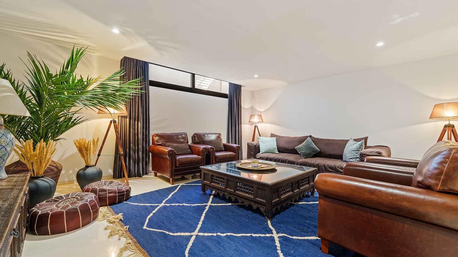 6 bedroom Villa for sale in Nueva Andalucia with pool - € 4,190,000 (Ref: 9674093)