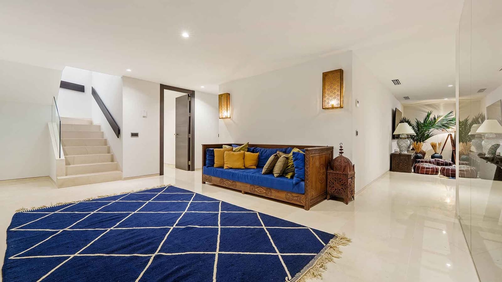 6 bedroom Villa for sale in Nueva Andalucia with pool - € 4,190,000 (Ref: 9674093)