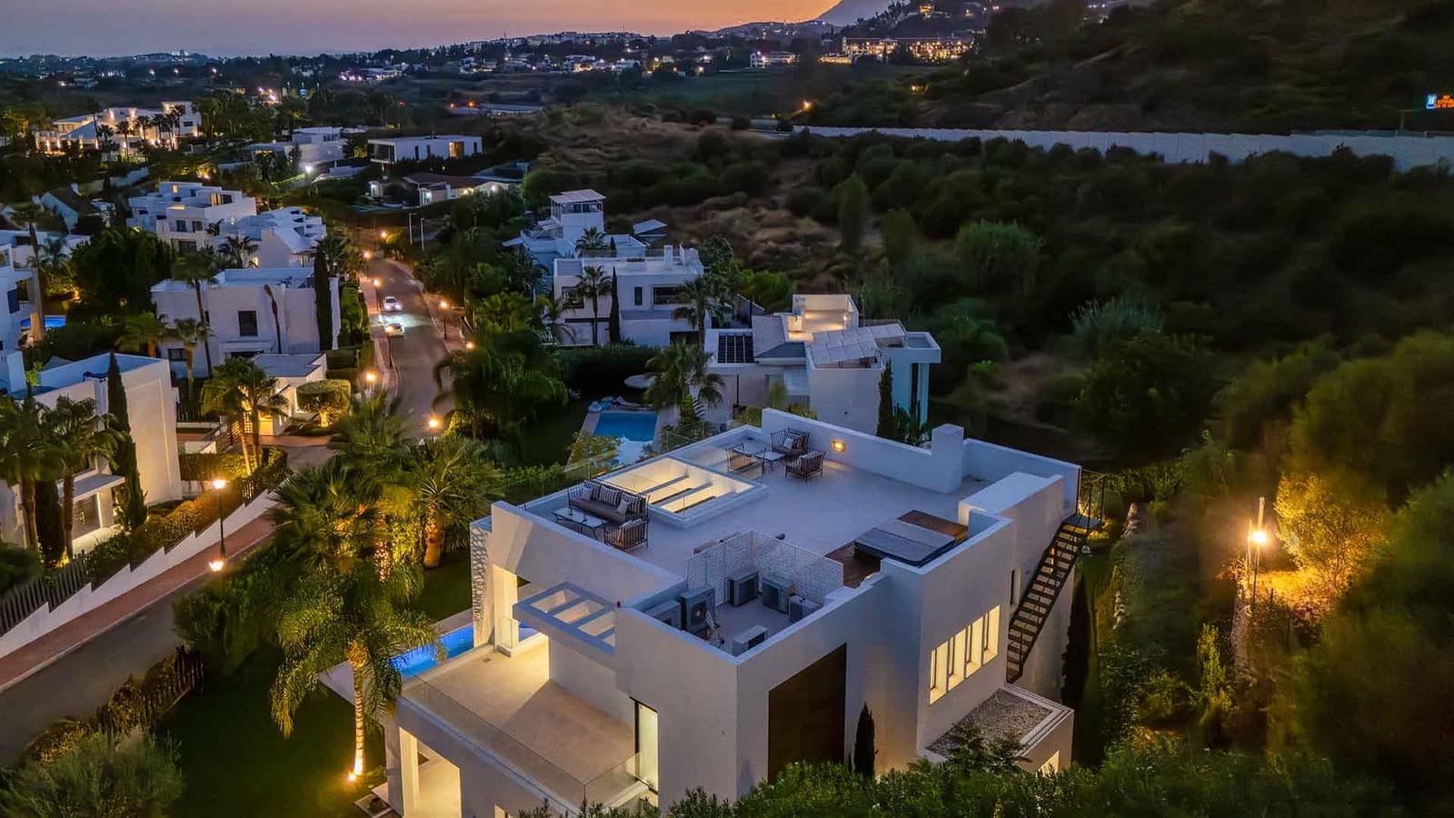 6 bedroom Villa for sale in Nueva Andalucia with pool - € 4,190,000 (Ref: 9674093)