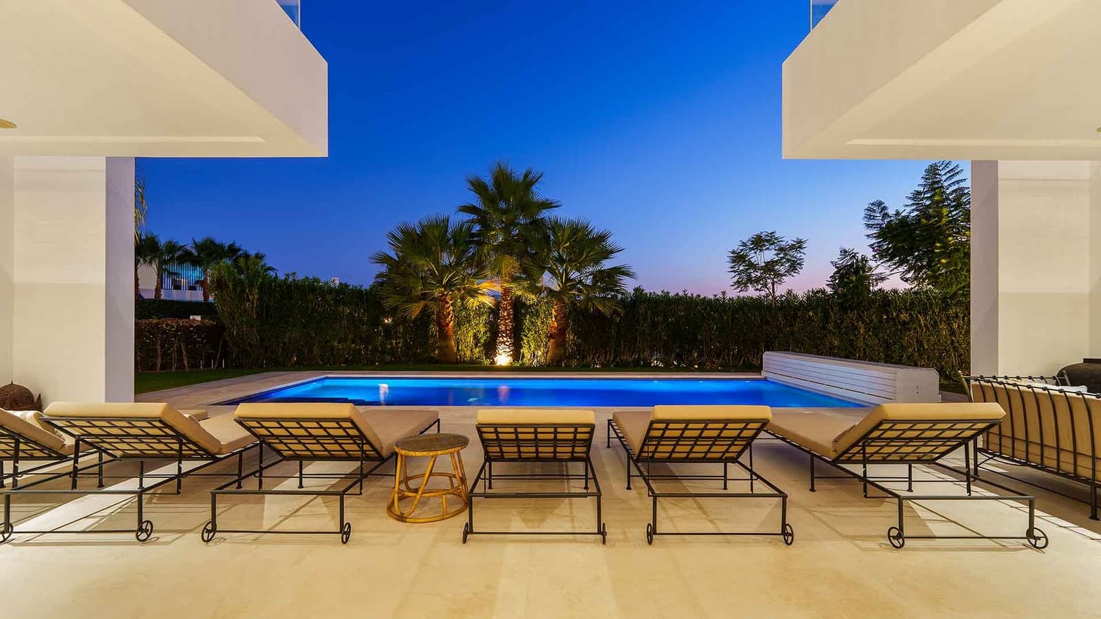 6 bedroom Villa for sale in Nueva Andalucia with pool - € 4,190,000 (Ref: 9674093)