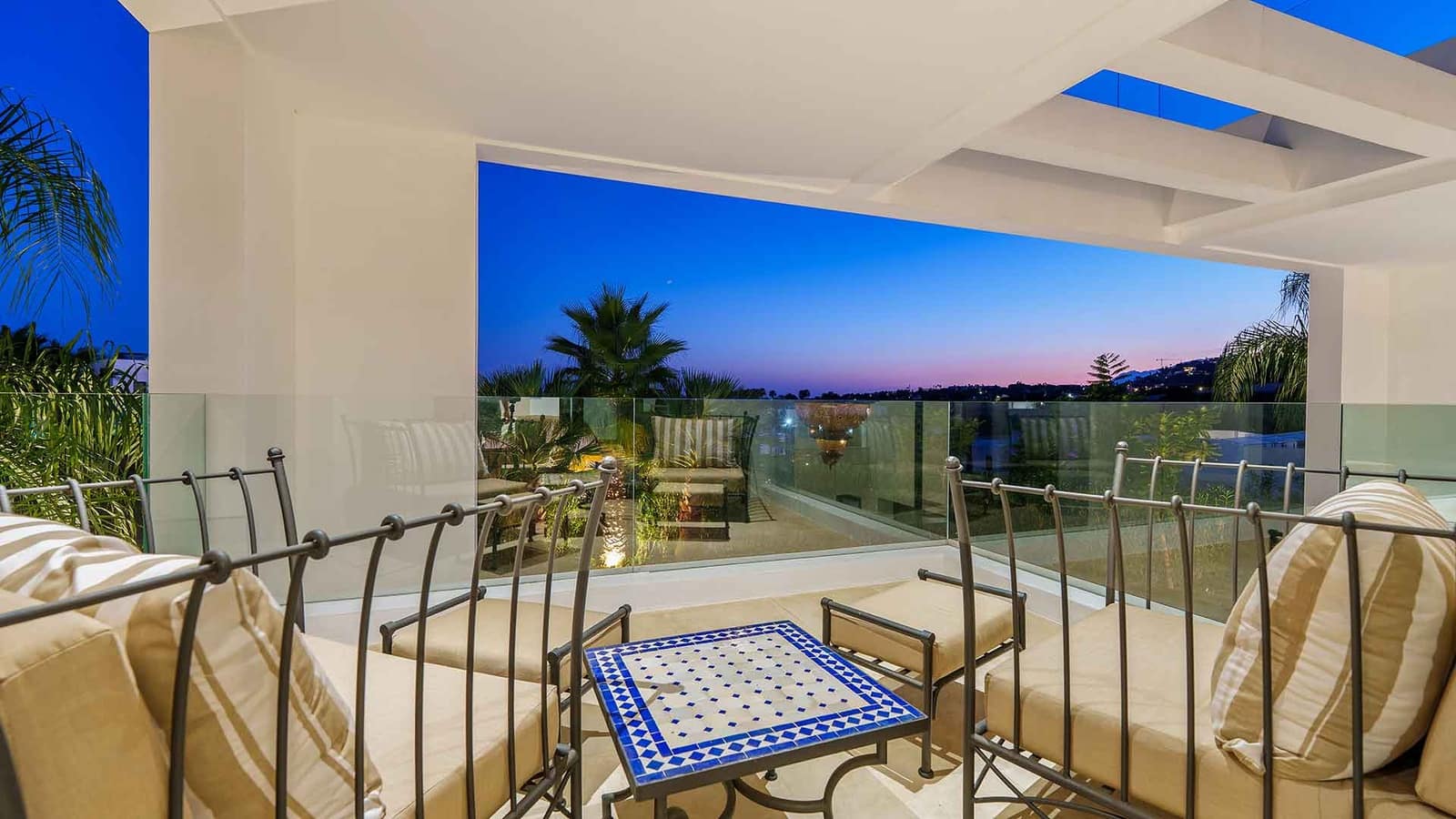 6 bedroom Villa for sale in Nueva Andalucia with pool - € 4,190,000 (Ref: 9674093)