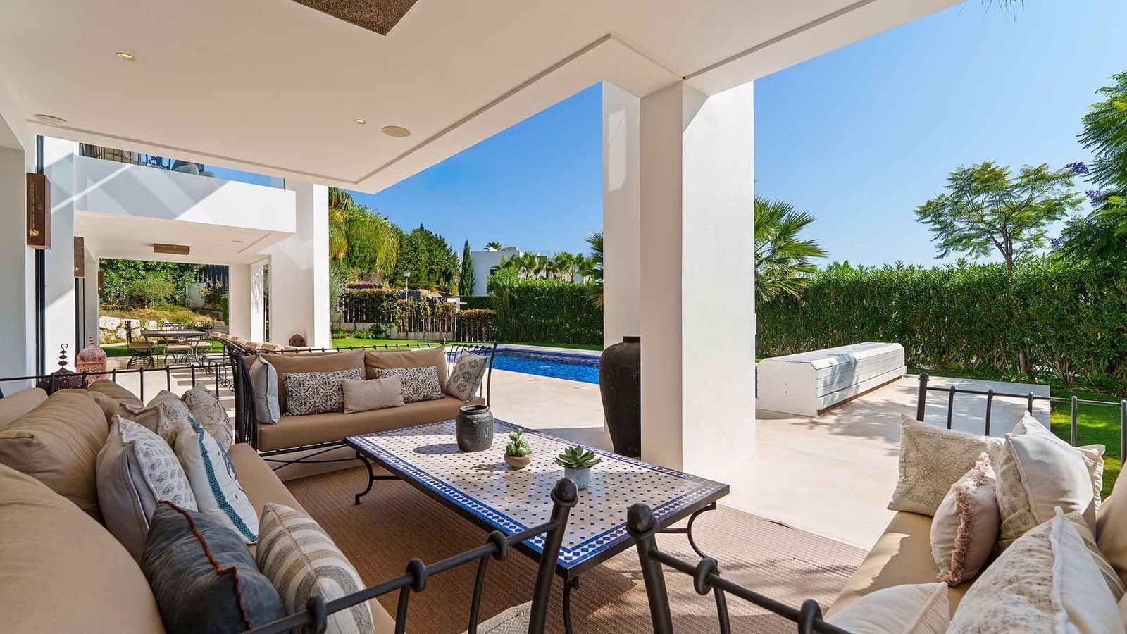 6 bedroom Villa for sale in Nueva Andalucia with pool - € 4,190,000 (Ref: 9674093)