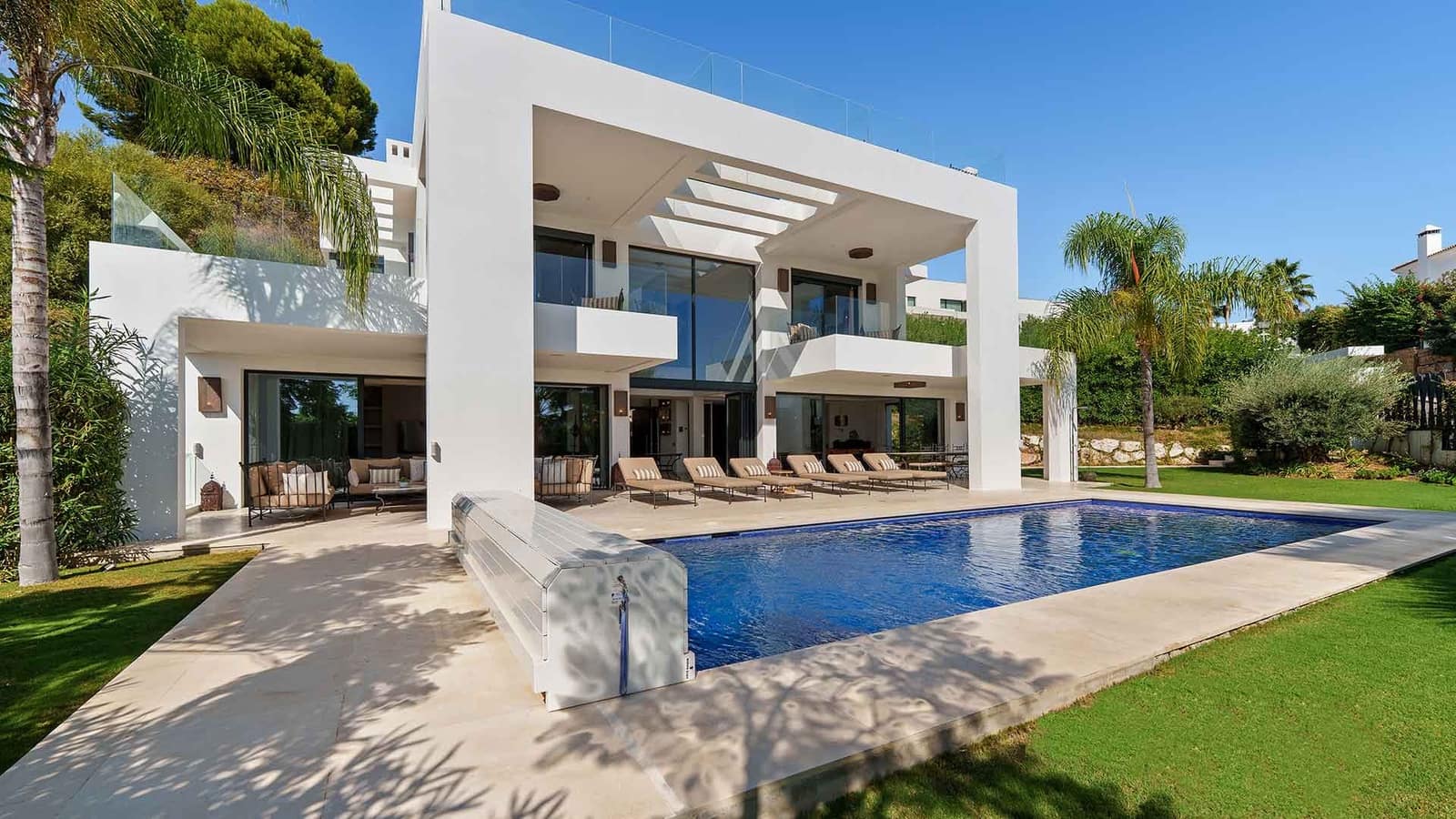 6 bedroom Villa for sale in Nueva Andalucia with pool - € 4,190,000 (Ref: 9674093)