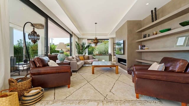 6 bedroom Villa for sale in Nueva Andalucía Centro, Marbella with pool - € 4,190,000 (Ref: 9674093)