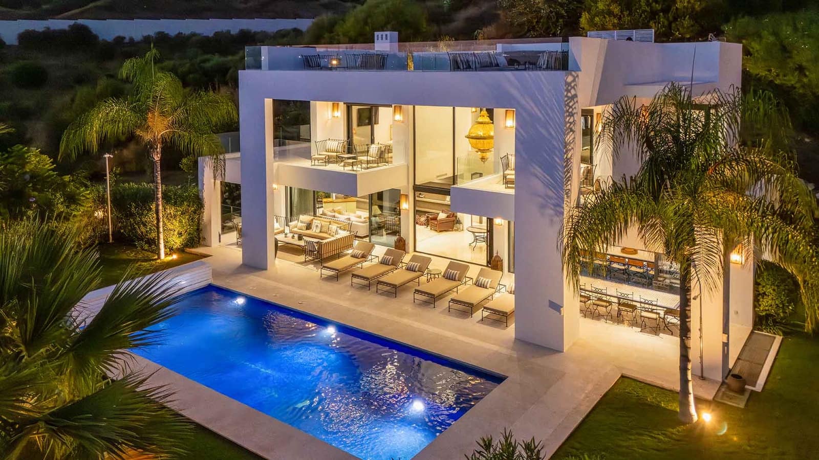 6 bedroom Villa for sale in Nueva Andalucia with pool - € 4,190,000 (Ref: 9674093)