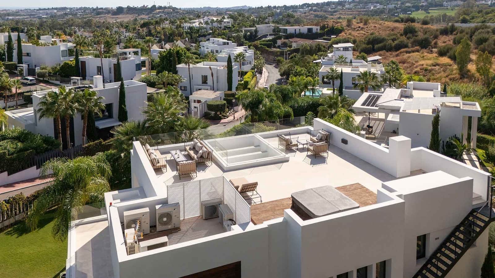 6 bedroom Villa for sale in Nueva Andalucia with pool - € 4,190,000 (Ref: 9674093)