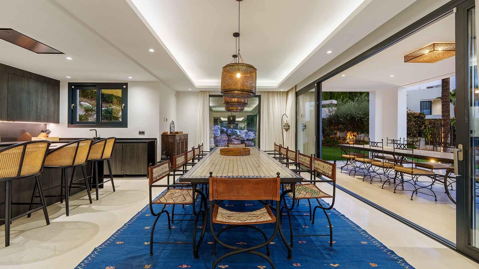 6 bedroom Villa for sale in Nueva Andalucia with pool - € 4,190,000 (Ref: 9674093)