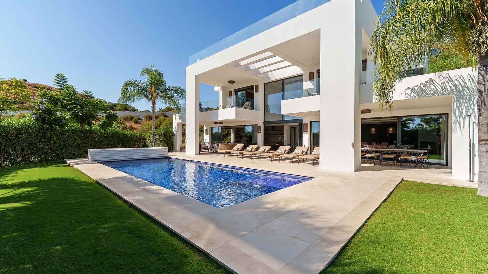6 bedroom Villa for sale in Nueva Andalucia with pool - € 4,190,000 (Ref: 9674093)