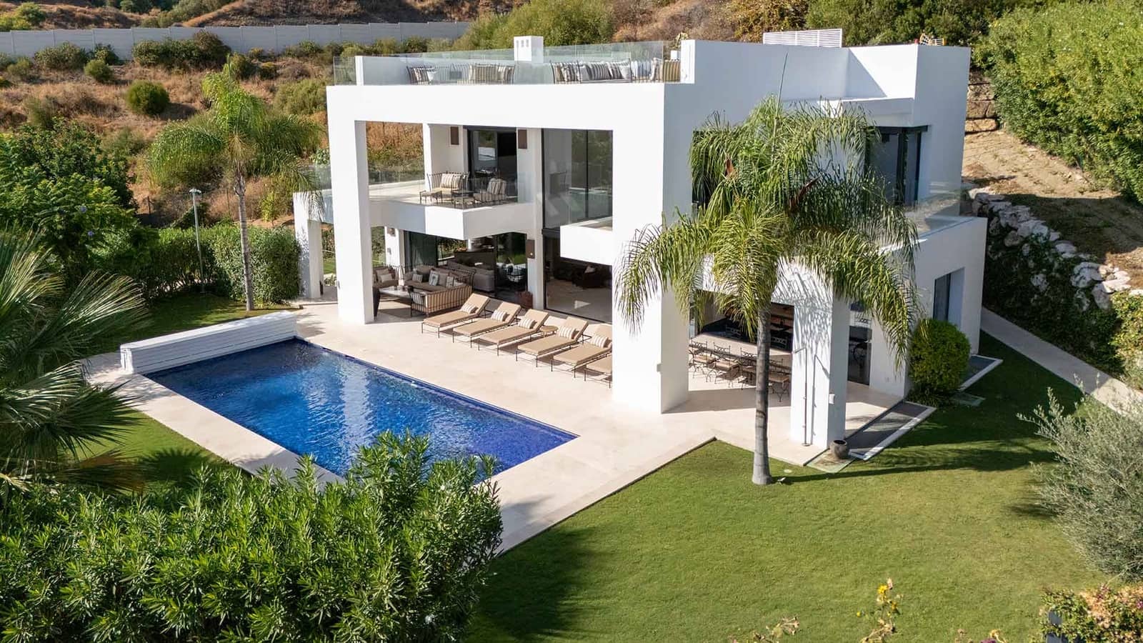 6 bedroom Villa for sale in Nueva Andalucia with pool - € 4,190,000 (Ref: 9674093)