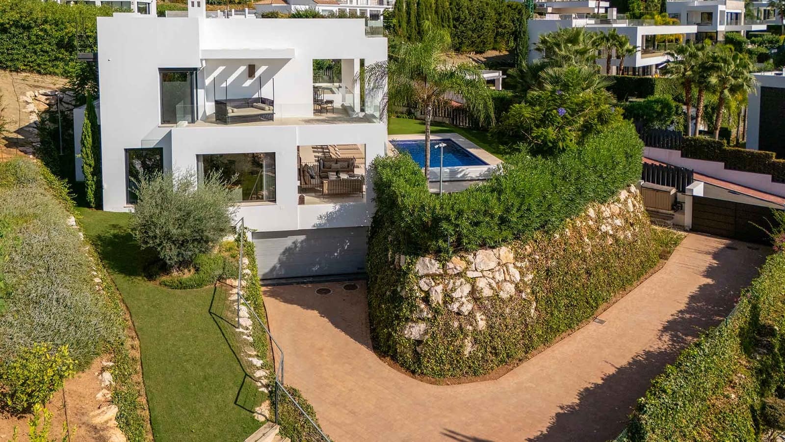 6 bedroom Villa for sale in Nueva Andalucia with pool - € 4,190,000 (Ref: 9674093)