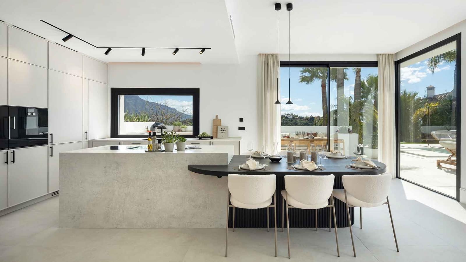 5 bedroom Villa for sale in Los Arqueros with pool - € 5,495,000 (Ref: 9695247)