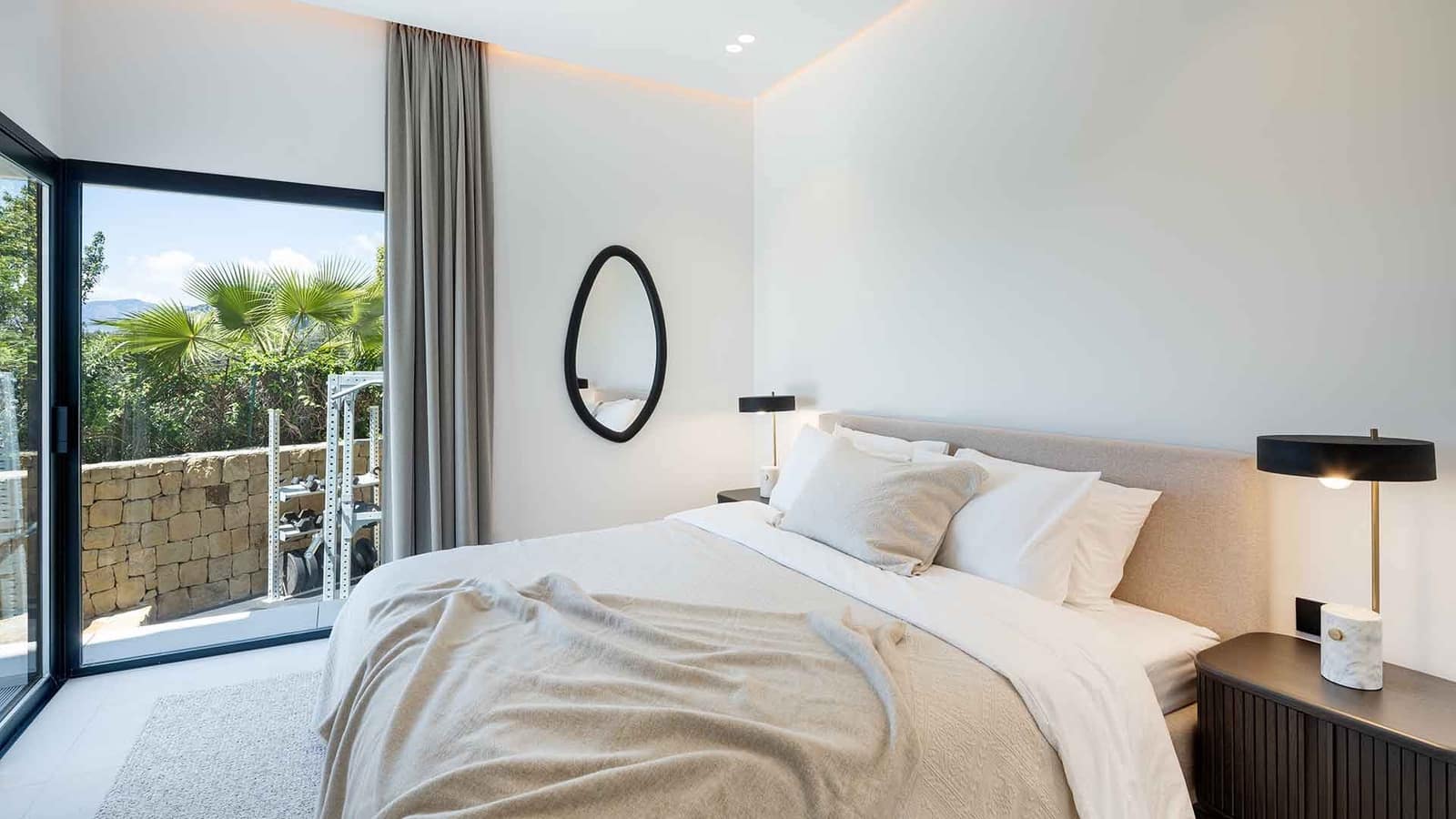 5 bedroom Villa for sale in Los Arqueros with pool - € 5,495,000 (Ref: 9695247)