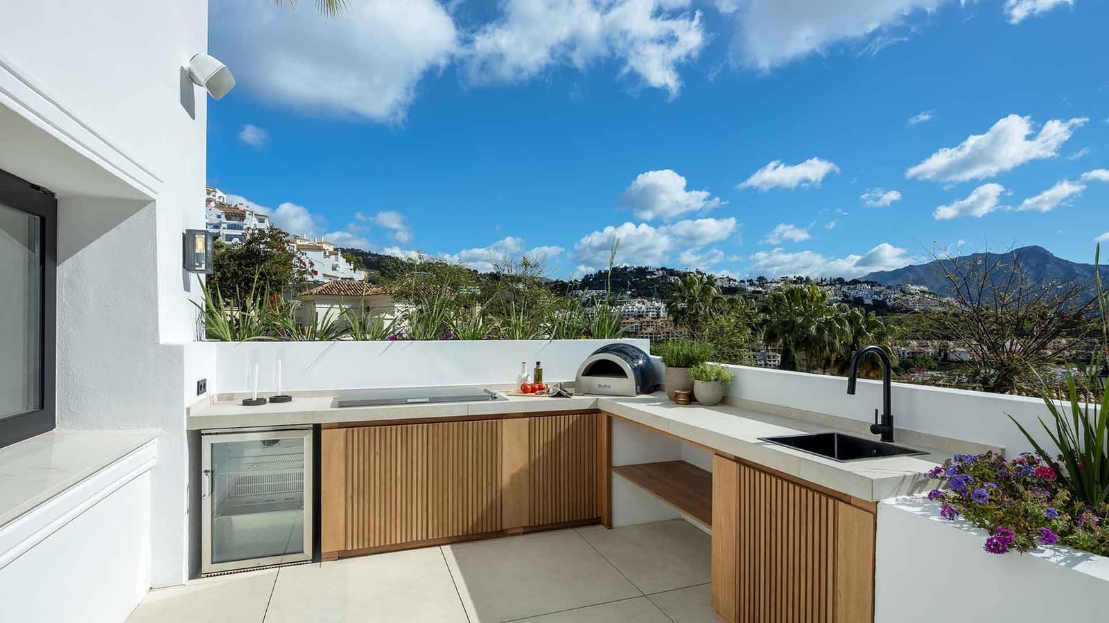 5 bedroom Villa for sale in Los Arqueros with pool - € 5,495,000 (Ref: 9695247)