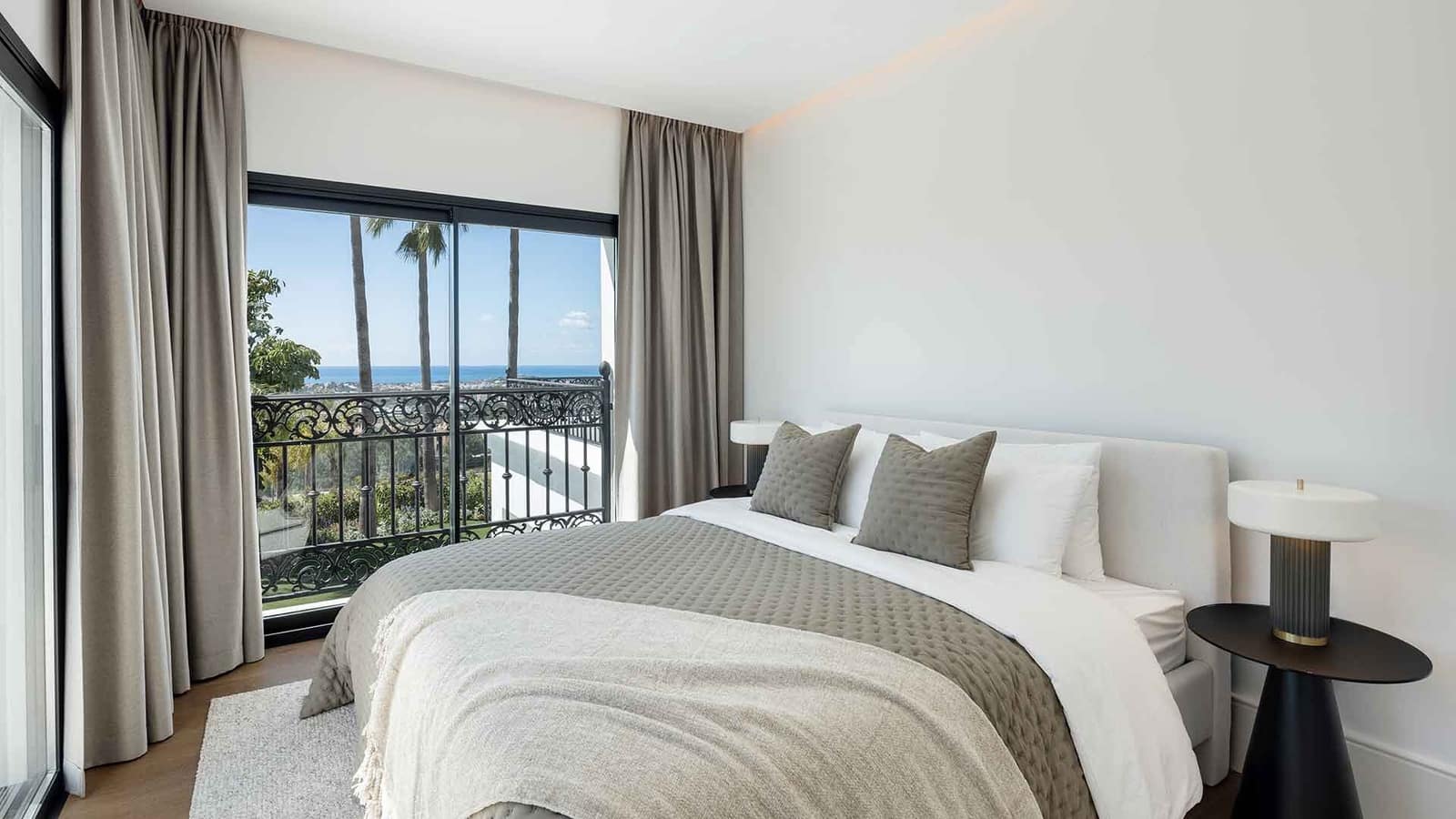 5 bedroom Villa for sale in Los Arqueros with pool - € 5,495,000 (Ref: 9695247)