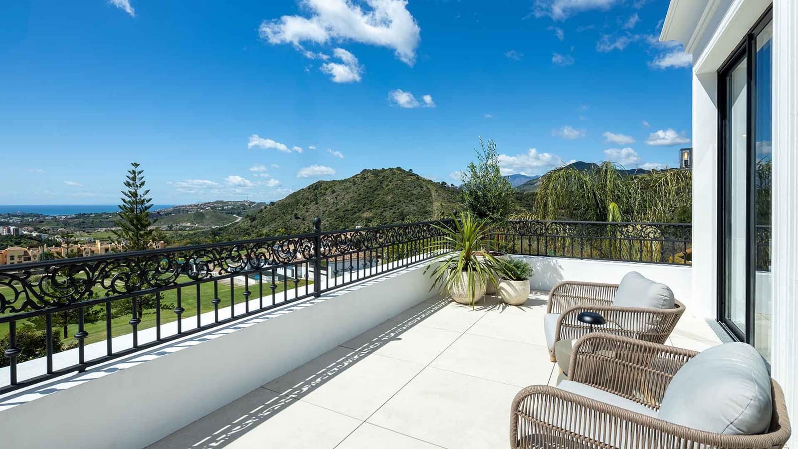 5 bedroom Villa for sale in Los Arqueros with pool - € 5,495,000 (Ref: 9695247)