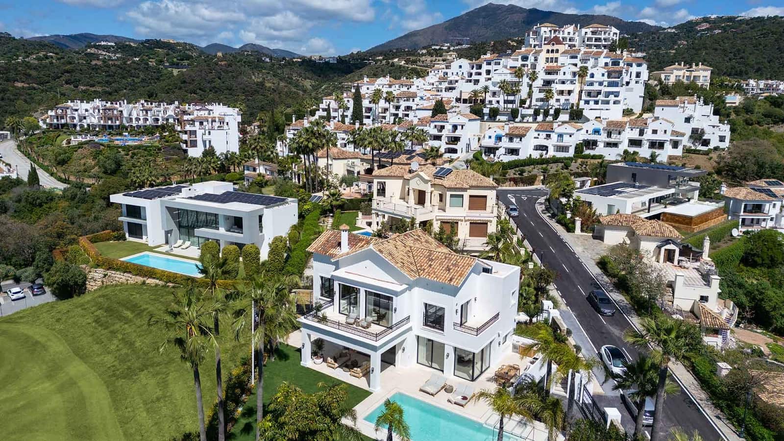 5 bedroom Villa for sale in Los Arqueros with pool - € 5,495,000 (Ref: 9695247)