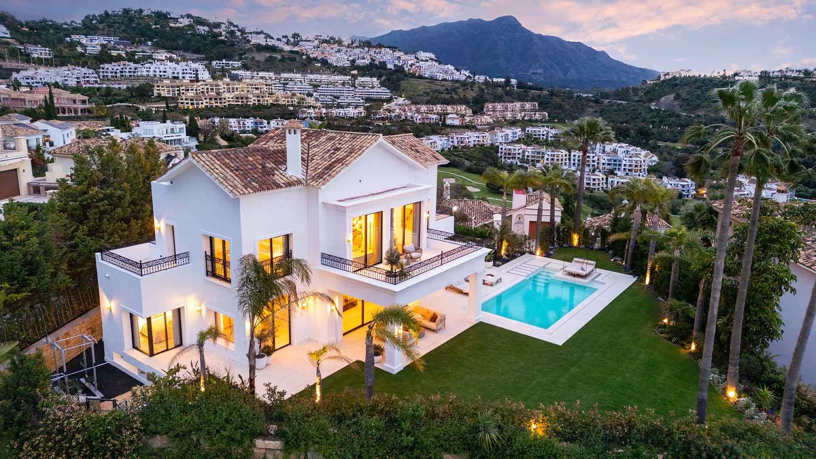 5 bedroom Villa for sale in Los Arqueros with pool - € 5,495,000 (Ref: 9695247)