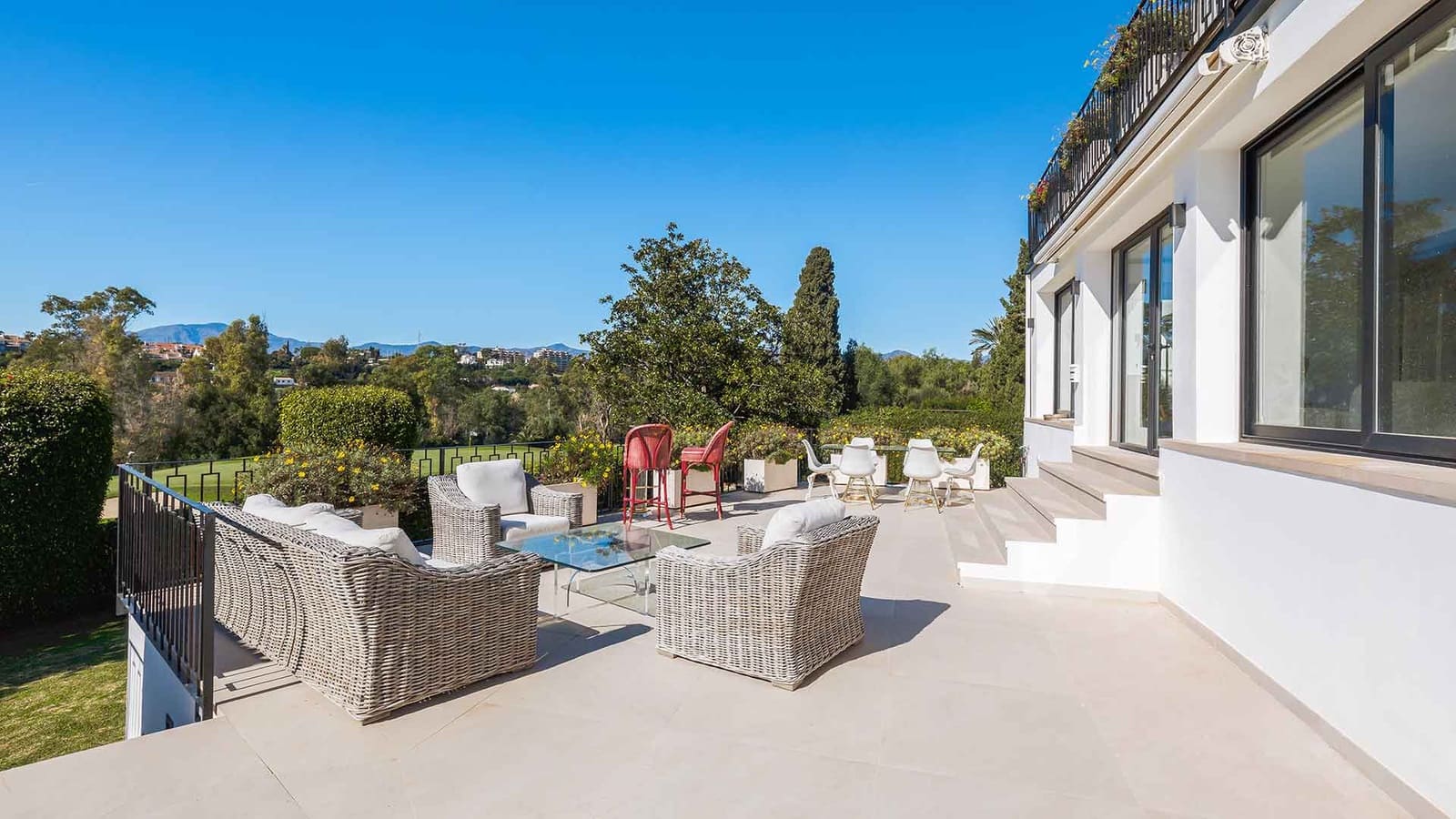 4 bedroom Villa for sale in Guadalmina with pool - € 2,595,000 (Ref: 9695248)