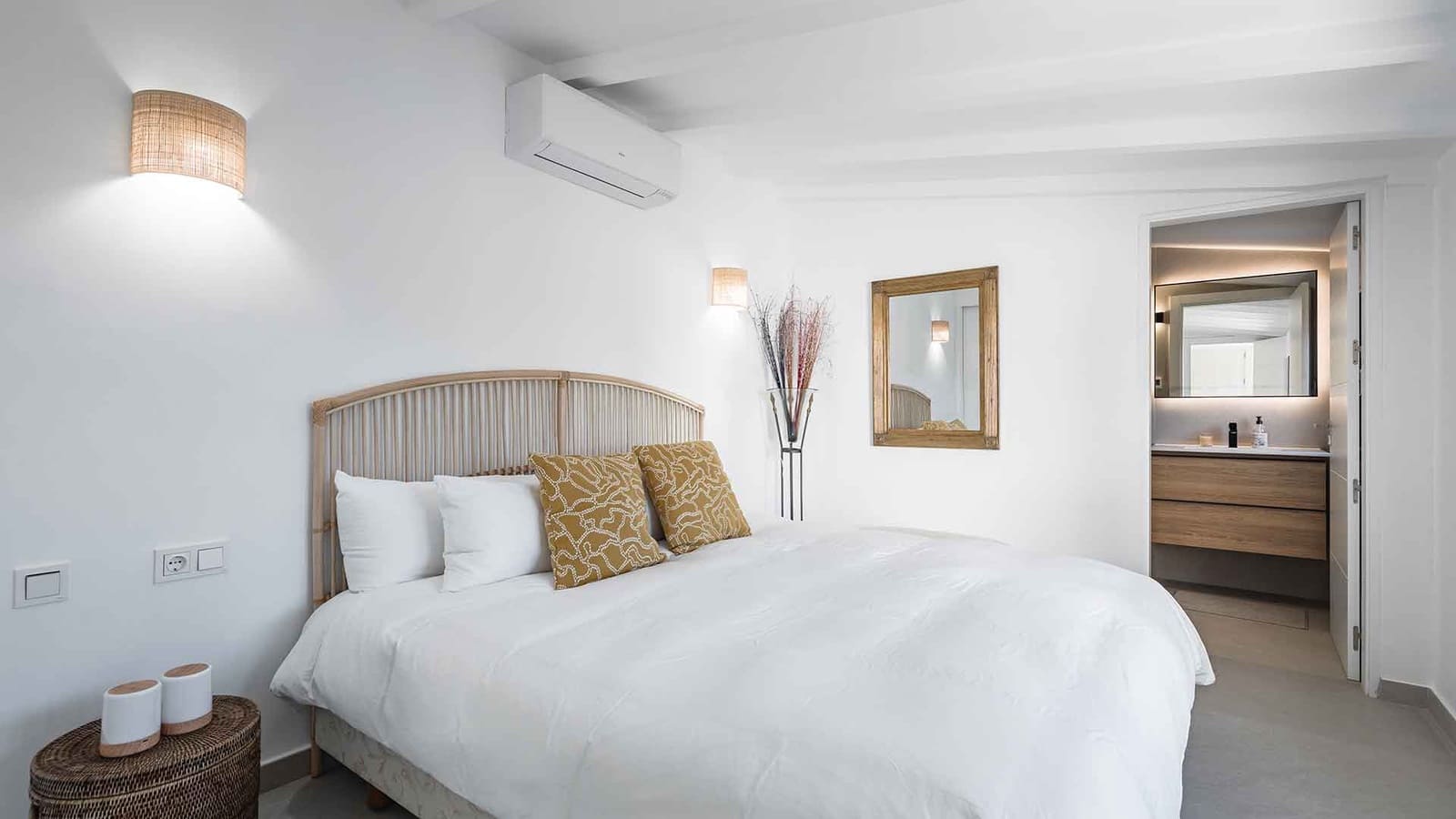 4 bedroom Villa for sale in Guadalmina with pool - € 2,595,000 (Ref: 9695248)