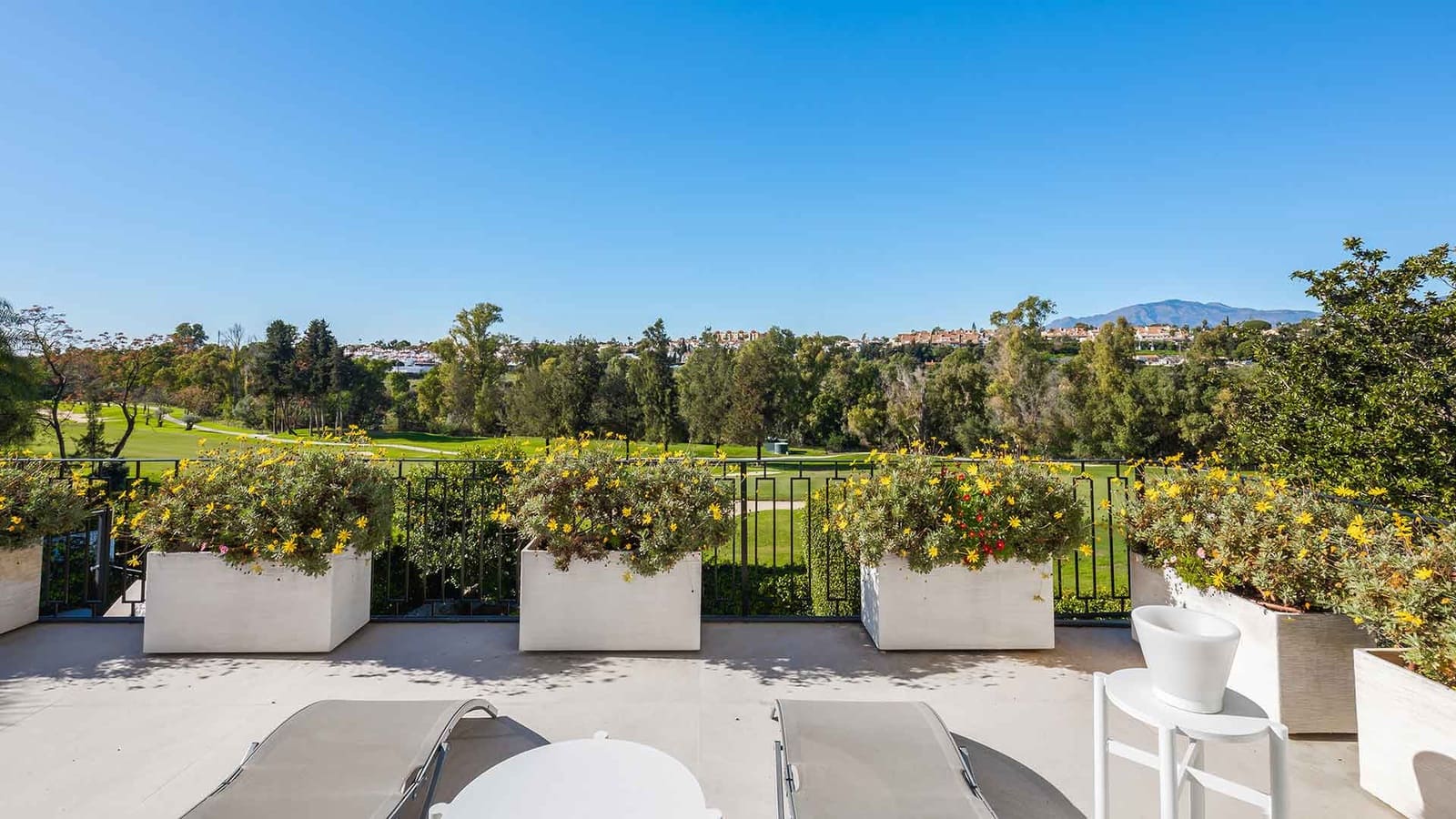 4 bedroom Villa for sale in Guadalmina with pool - € 2,595,000 (Ref: 9695248)