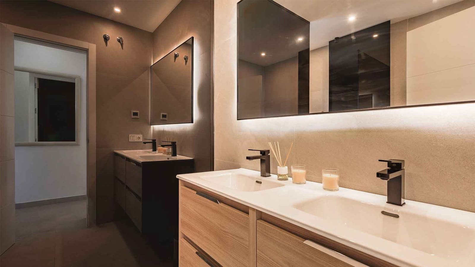 4 bedroom Villa for sale in Guadalmina with pool - € 2,595,000 (Ref: 9695248)