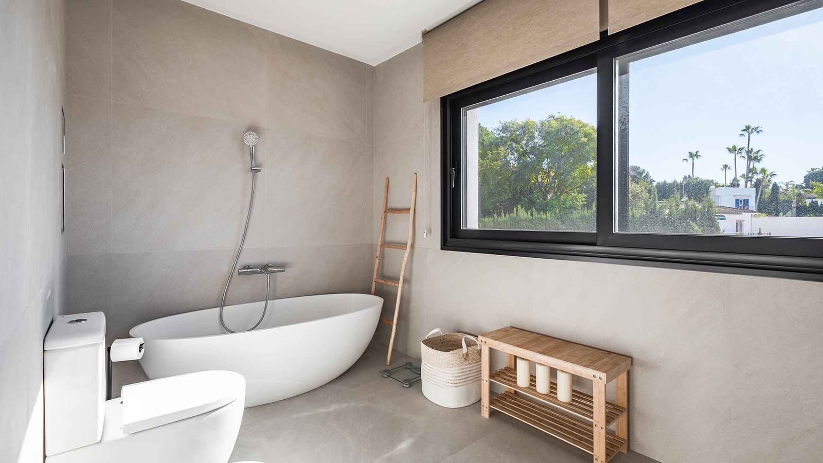 4 bedroom Villa for sale in Guadalmina with pool - € 2,595,000 (Ref: 9695248)