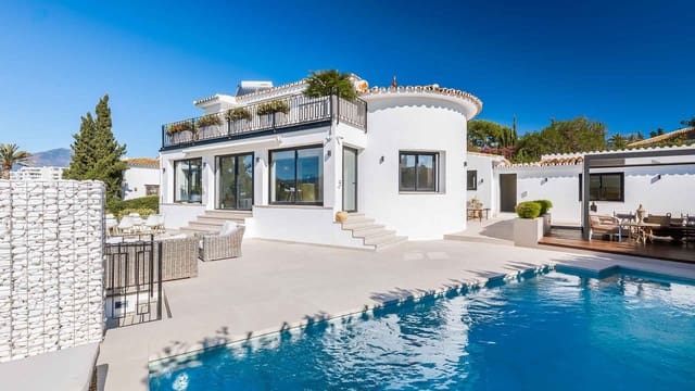 4 soveværelse Villa til salg i Guadalmina, Marbella med swimmingpool - € 2.595.000 (Ref: 9695248)