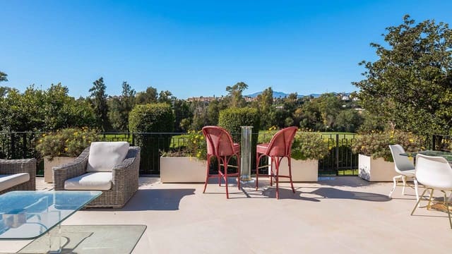 4 soveværelse Villa til salg i Guadalmina, Marbella med swimmingpool - € 2.595.000 (Ref: 9695248)