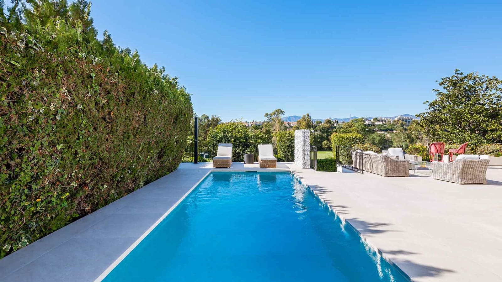 4 bedroom Villa for sale in Guadalmina with pool - € 2,595,000 (Ref: 9695248)