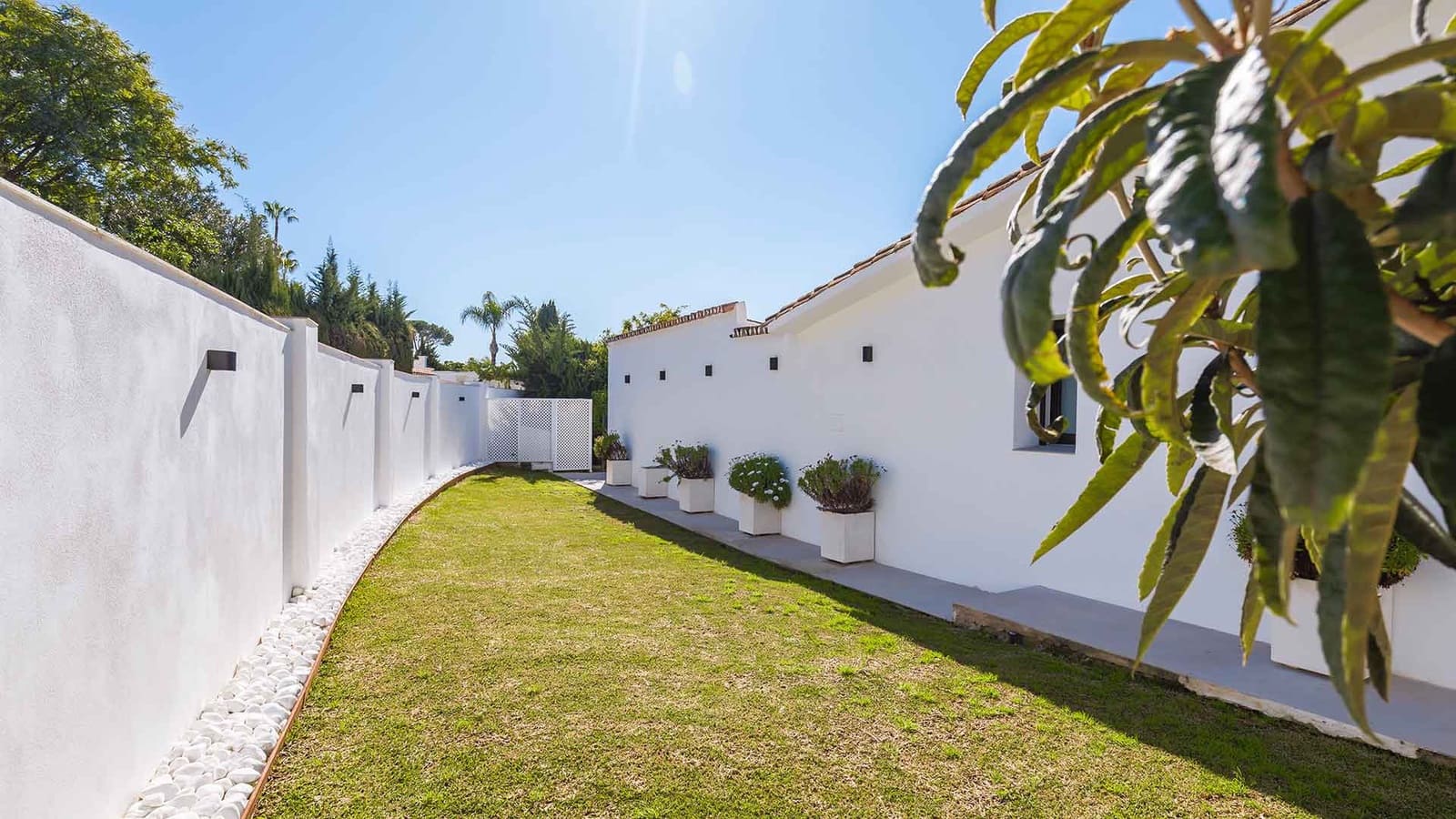 4 bedroom Villa for sale in Guadalmina with pool - € 2,595,000 (Ref: 9695248)