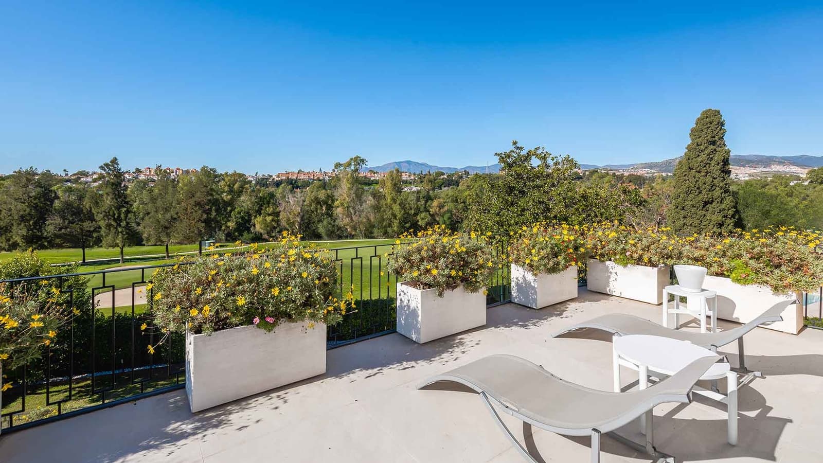 4 bedroom Villa for sale in Guadalmina with pool - € 2,595,000 (Ref: 9695248)