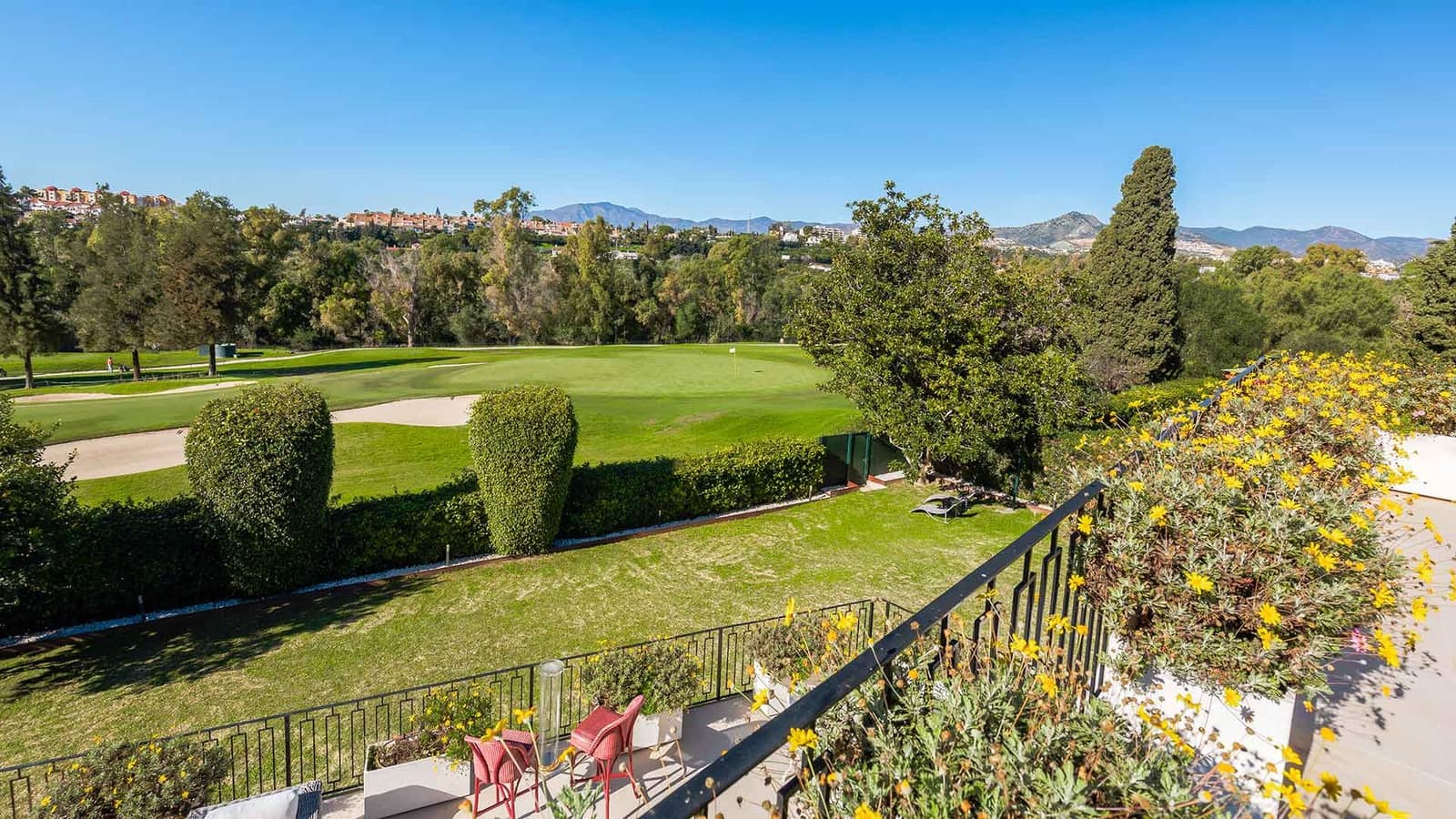 4 bedroom Villa for sale in Guadalmina with pool - € 2,595,000 (Ref: 9695248)