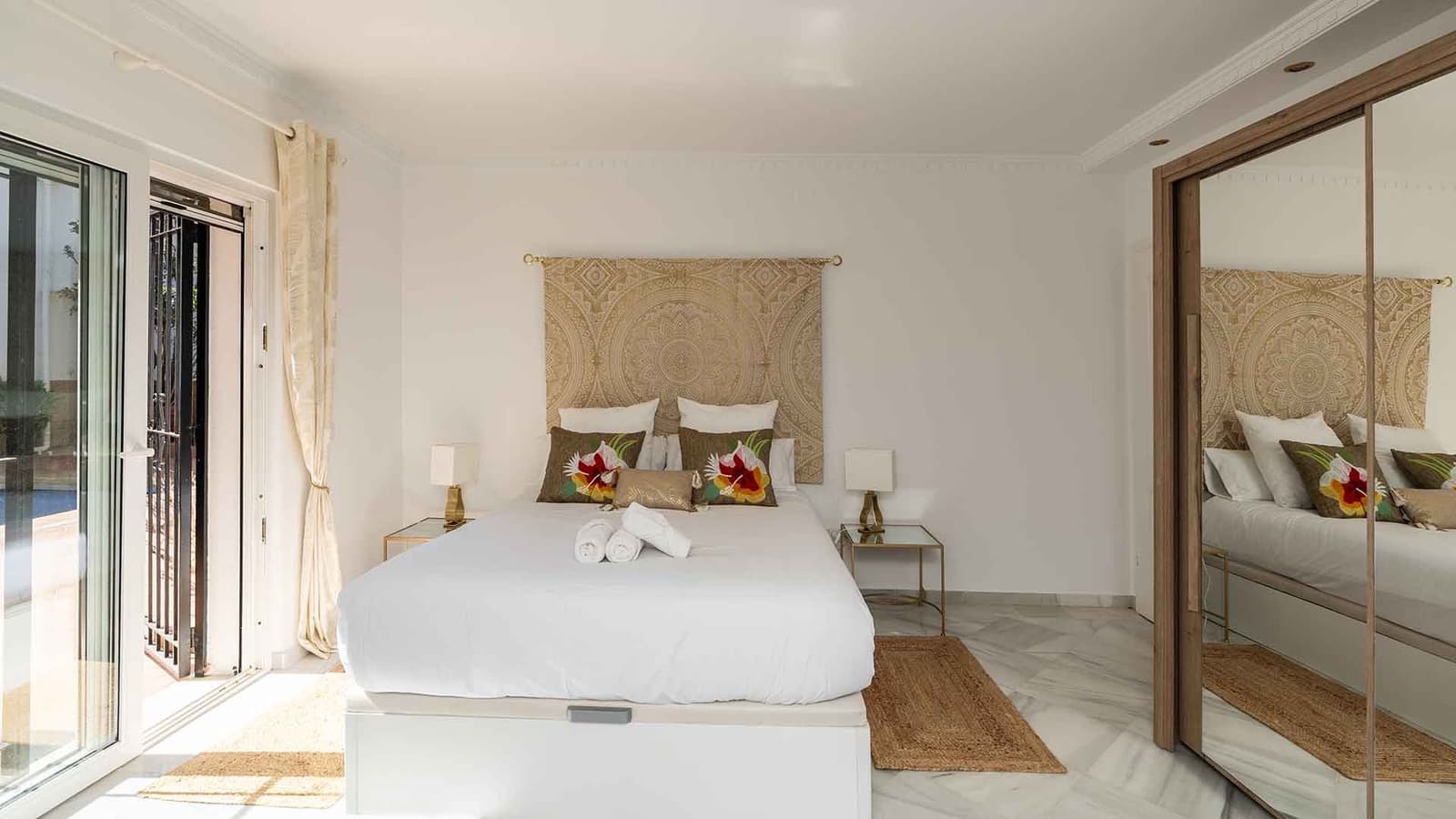4 bedroom Villa for sale in Golden Mile with pool - € 1,600,000 (Ref: 9726575)