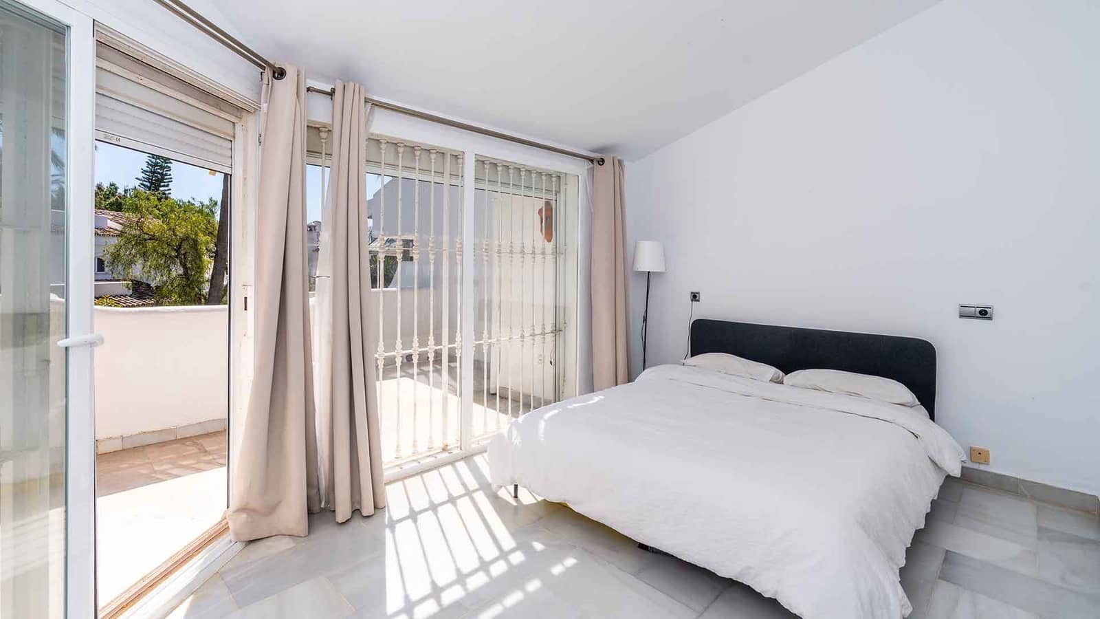 3 soverom Hus til salgs i Golden Mile med svømmebasseng - € 800 000 (Ref: 9777999)