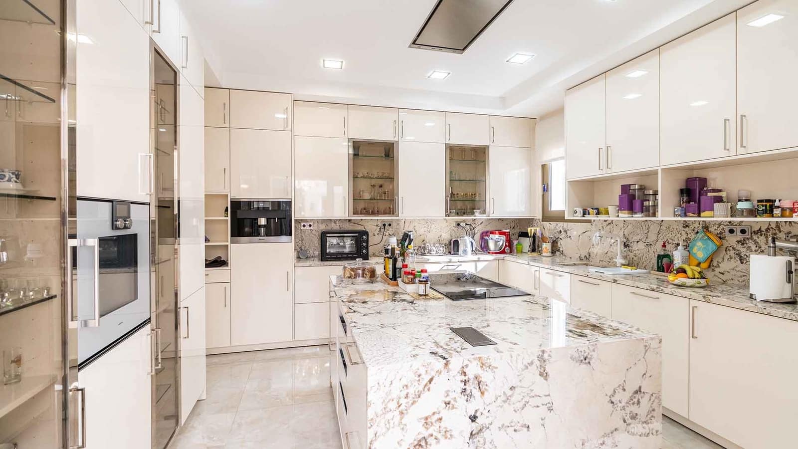 4 bedroom Villa for sale in Golden Mile with pool - € 6,950,000 (Ref: 9788318)