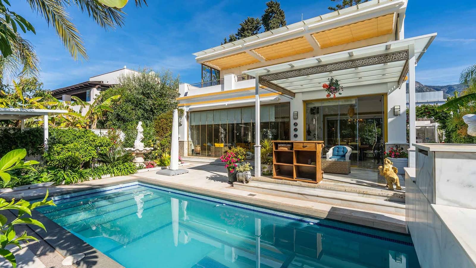 4 bedroom Villa for sale in Golden Mile with pool - € 6,950,000 (Ref: 9788318)