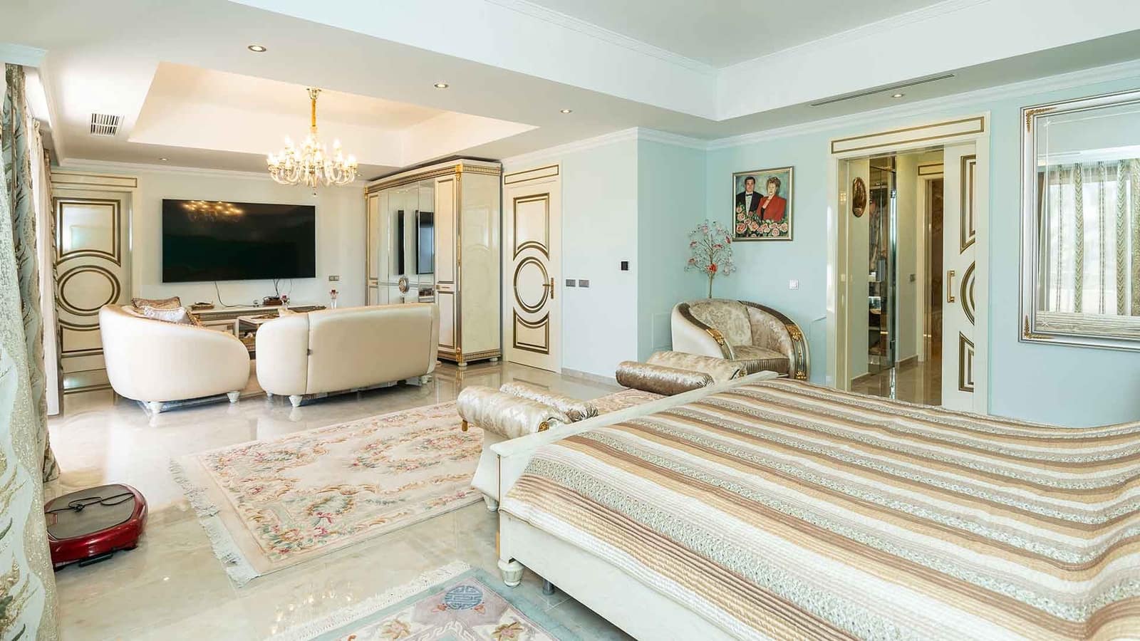 4 bedroom Villa for sale in Golden Mile with pool - € 6,950,000 (Ref: 9788318)