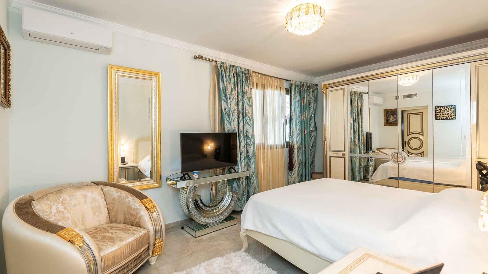 4 bedroom Villa for sale in Golden Mile with pool - € 6,950,000 (Ref: 9788318)