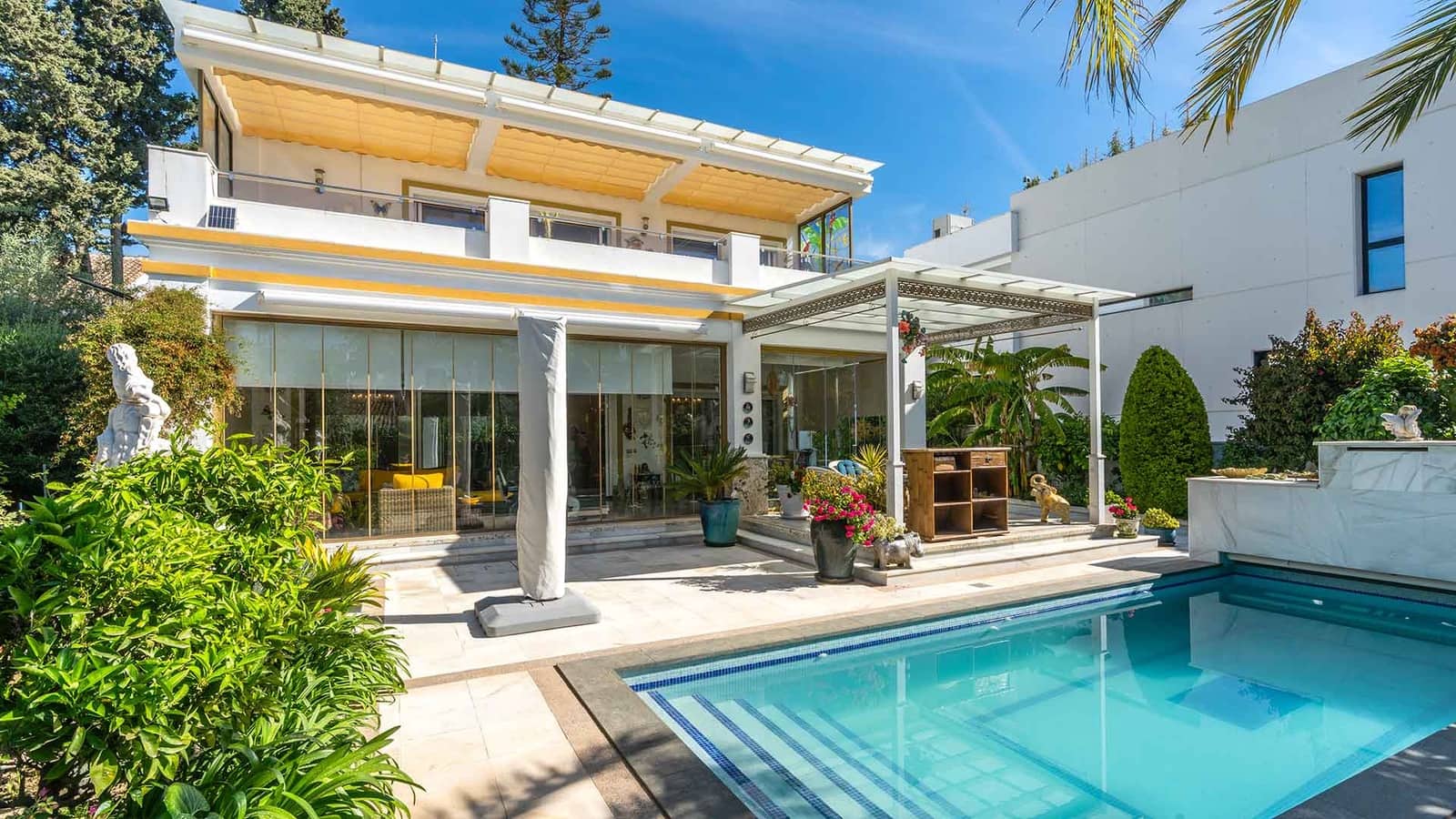 4 bedroom Villa for sale in Golden Mile with pool - € 6,950,000 (Ref: 9788318)