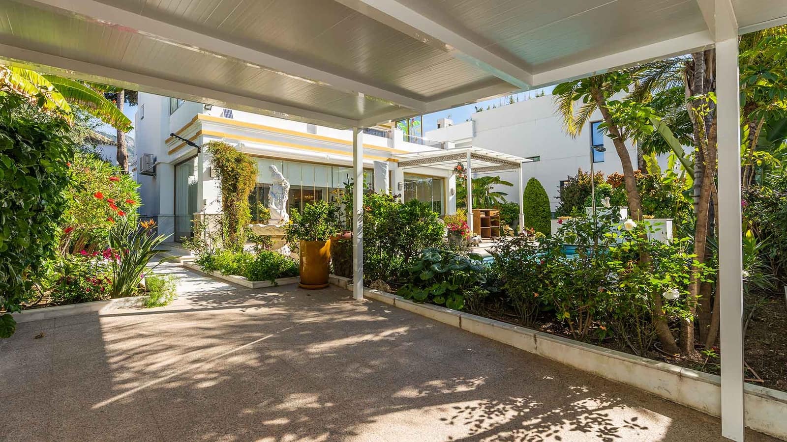 4 bedroom Villa for sale in Golden Mile with pool - € 6,950,000 (Ref: 9788318)