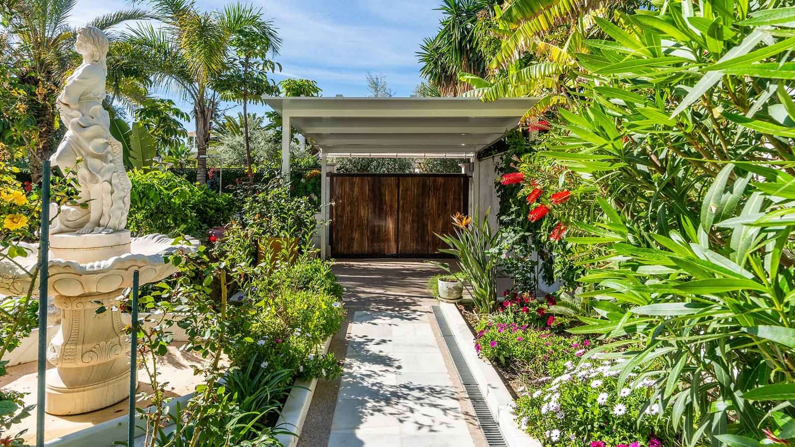 4 bedroom Villa for sale in Golden Mile with pool - € 6,950,000 (Ref: 9788318)