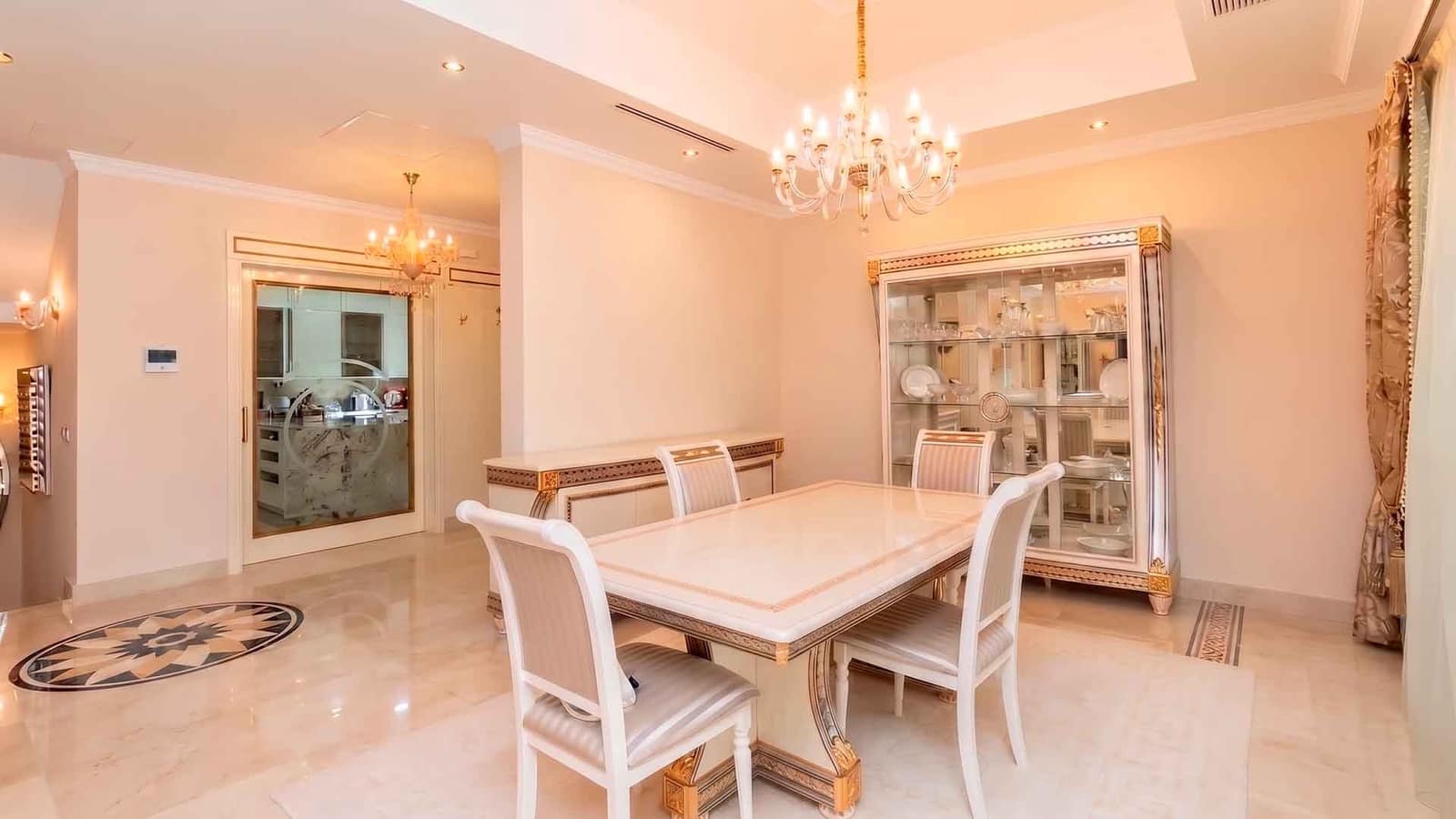 4 soverom Villa til salgs i Golden Mile med svømmebasseng - € 6 550 000 (Ref: 9788318)