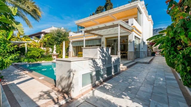 4 Zimmer Villa zu verkaufen in Lomas De Marbella, Marbella mit Pool - 6.550.000 € (Ref: 9788318)