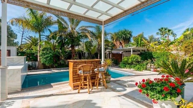 4 Zimmer Villa zu verkaufen in Lomas De Marbella, Marbella mit Pool - 6.550.000 € (Ref: 9788318)