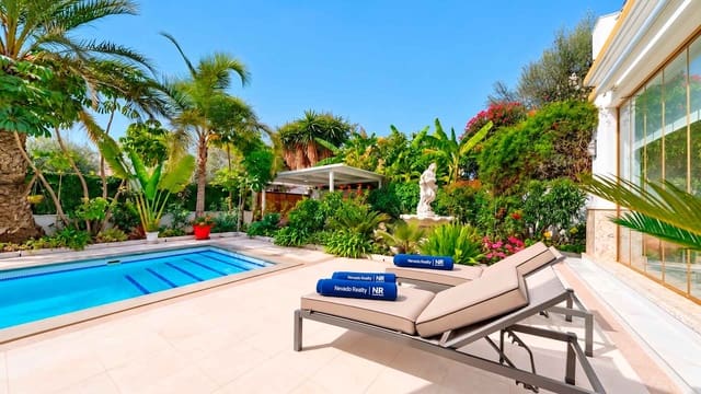 4 soveværelse Villa til salg i Lomas De Marbella, Marbella med swimmingpool - € 6.550.000 (Ref: 9788318)