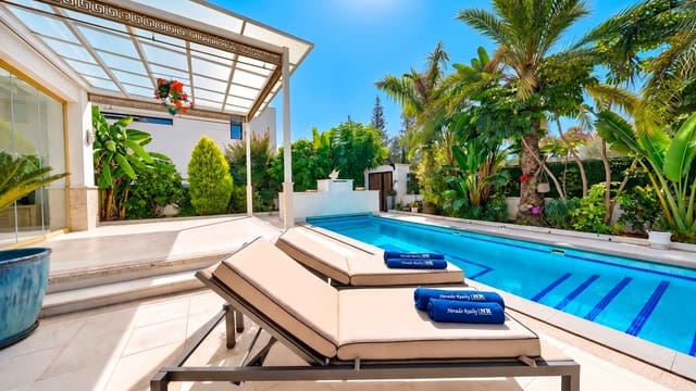 4 soveværelse Villa til salg i Lomas De Marbella, Marbella med swimmingpool - € 6.550.000 (Ref: 9788318)