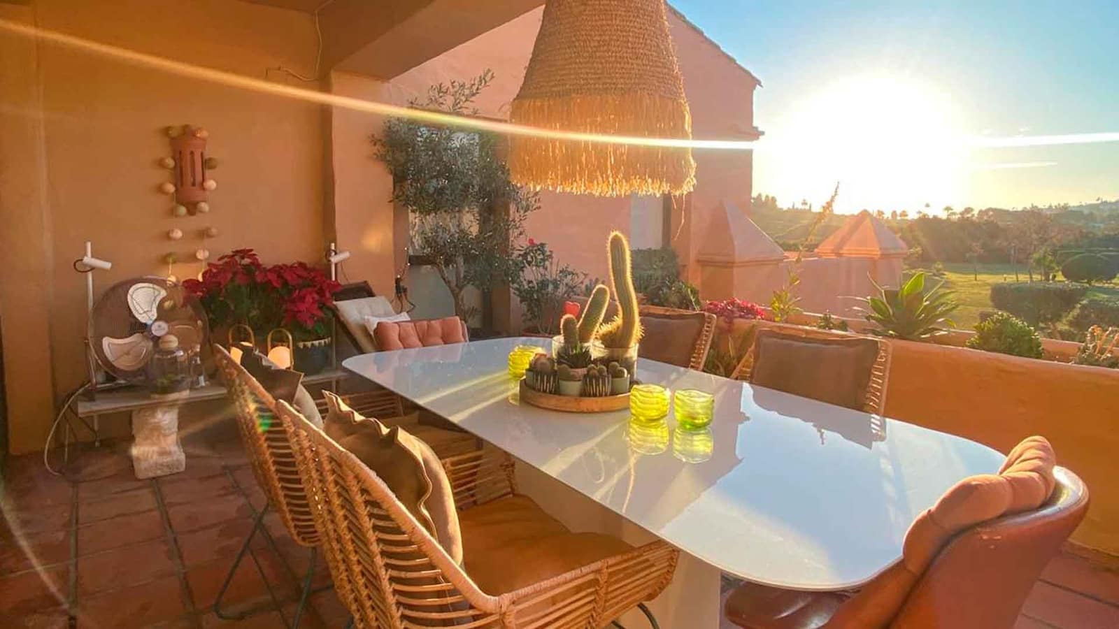 3 sovrum Takvåning till salu i Estepona med pool - 835 000 € (Ref: 9788319)